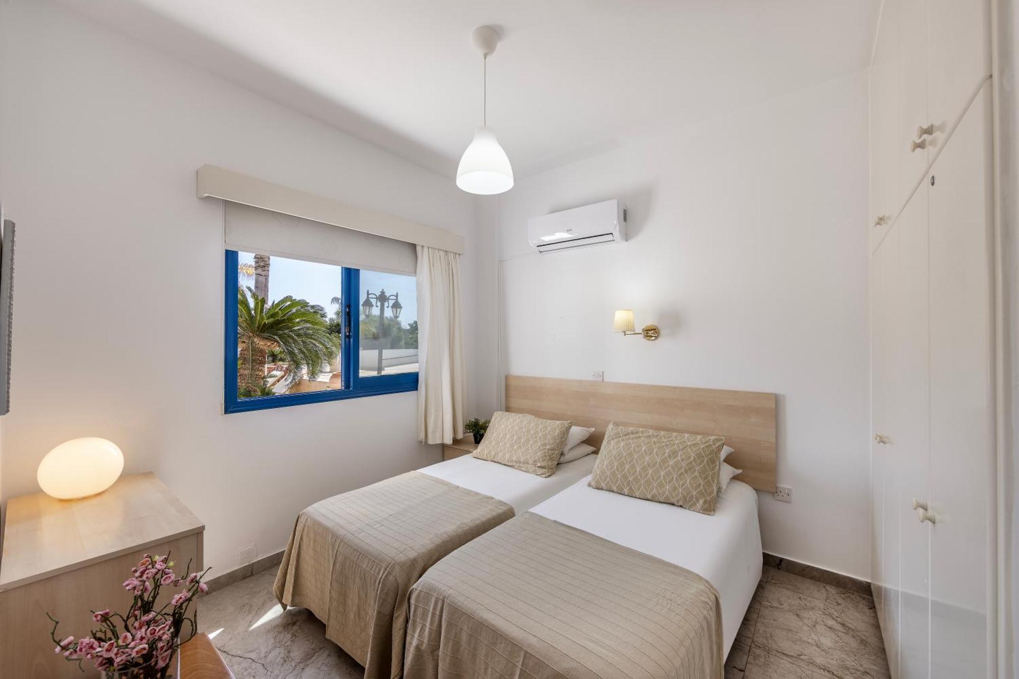 Flouressia Gardens Aparthotel Protaras Exterior foto
