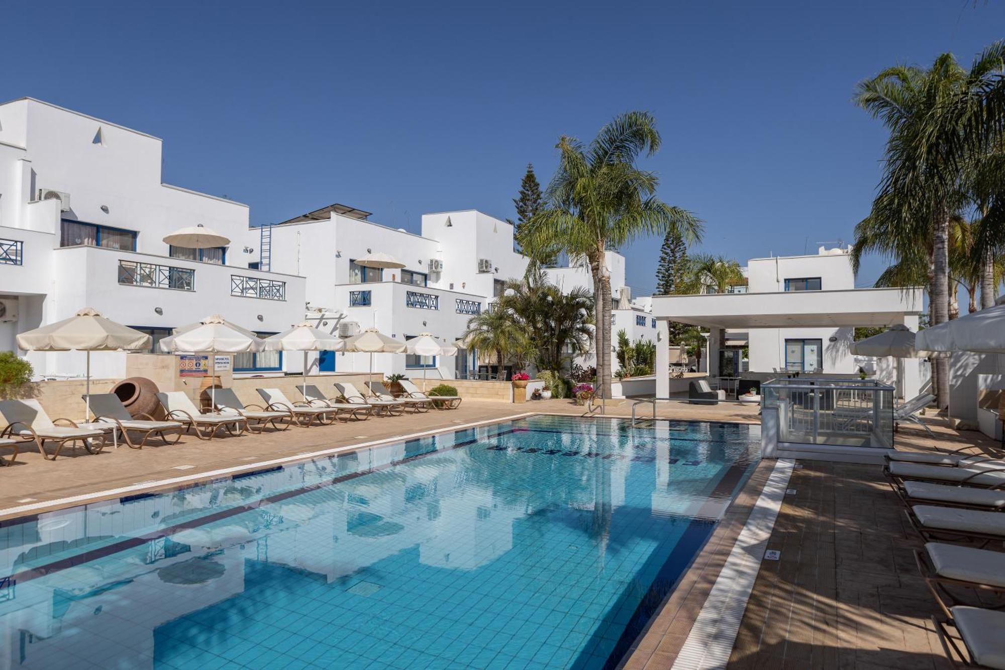 Flouressia Gardens Aparthotel Protaras Exterior foto