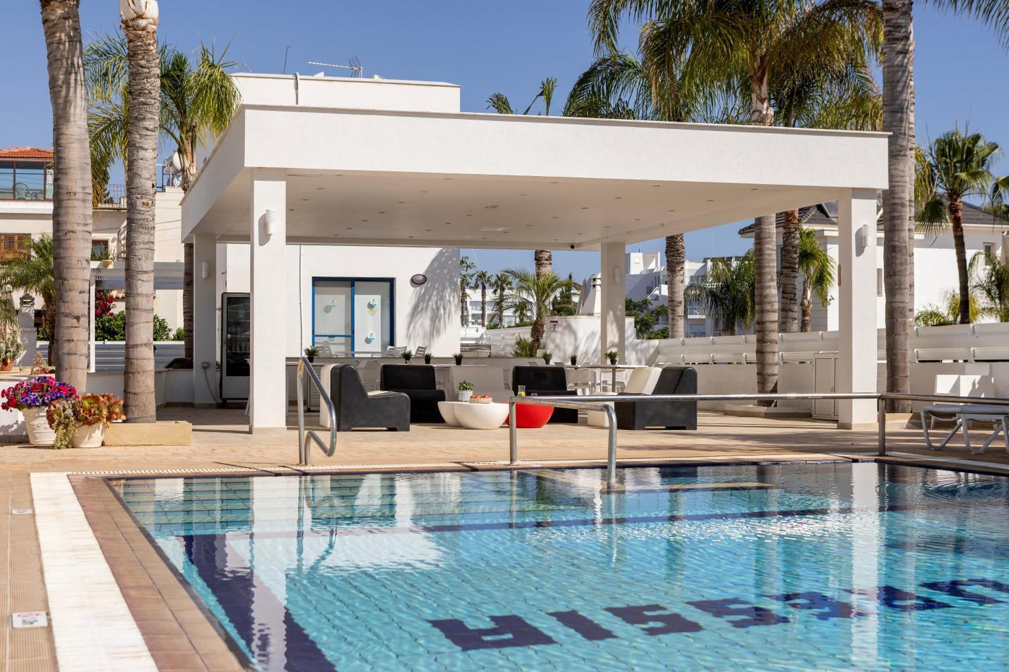 Flouressia Gardens Aparthotel Protaras Exterior foto